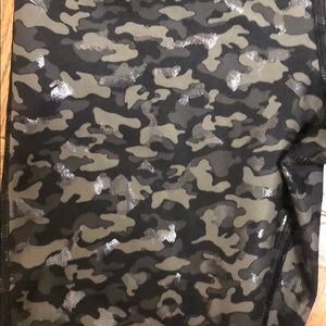 GAP Pants - GapFit highrise blackout camo leggings GAP Pants - GapFit highrise blackout camo leggings